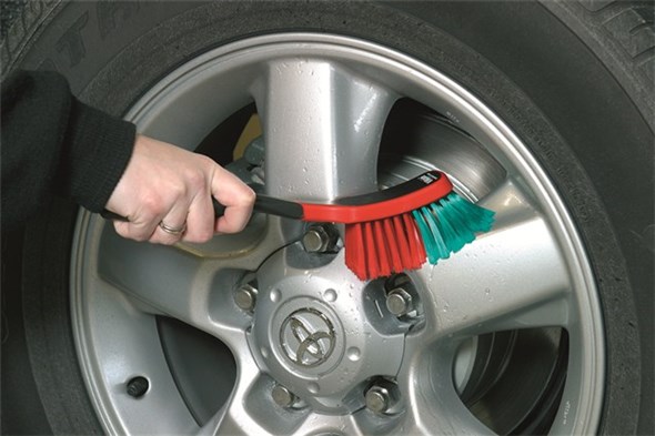 Anwendungsbild von Multibürste/Felgenbürste